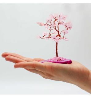 Árbol de piedras preciosas: Cuarzo rosa sobre base de ágata rosa (35 piedras)