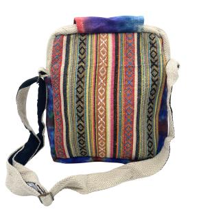Bolso bandolera de cáñamo teñido con 2 cremalleras y solapa