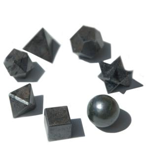 Juego geométrico de siete piezas de ágata negra