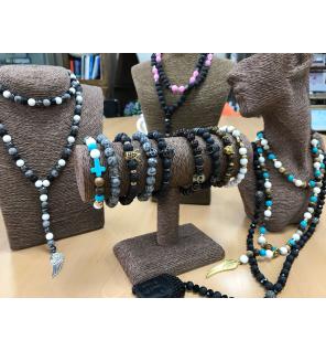 Hamsa de oro / piedra blanca - pulsera de piedras preciosas